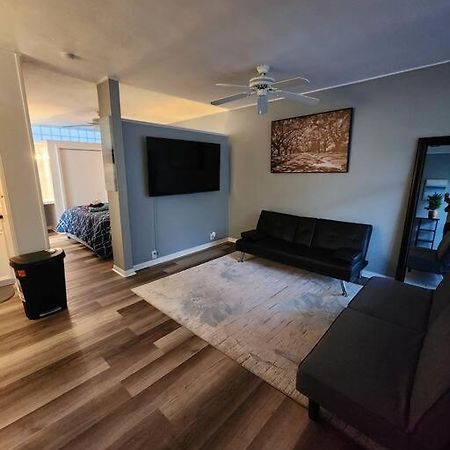 Апартаменты Blue Shark *W7* @ Montrose 1Br Private King Loft Хьюстон Экстерьер фото