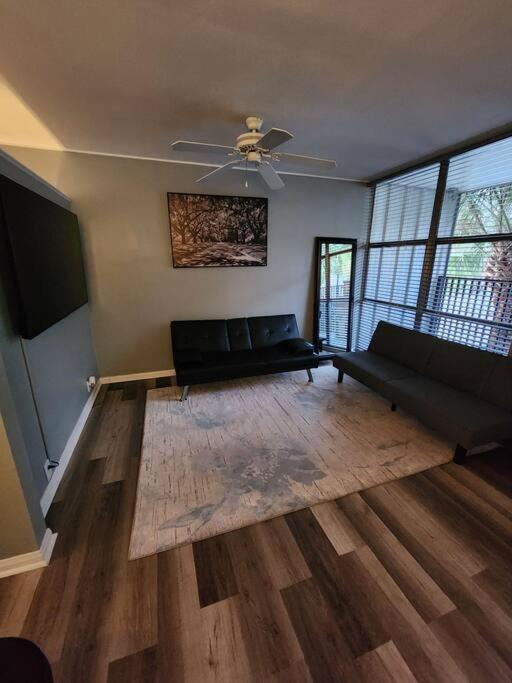 Апартаменты Blue Shark *W7* @ Montrose 1Br Private King Loft Хьюстон Экстерьер фото