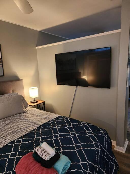 Апартаменты Blue Shark *W7* @ Montrose 1Br Private King Loft Хьюстон Экстерьер фото