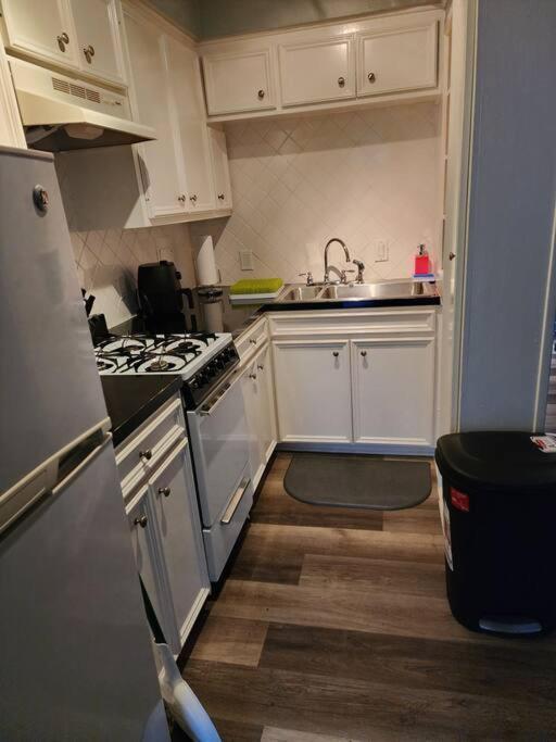 Апартаменты Blue Shark *W7* @ Montrose 1Br Private King Loft Хьюстон Экстерьер фото