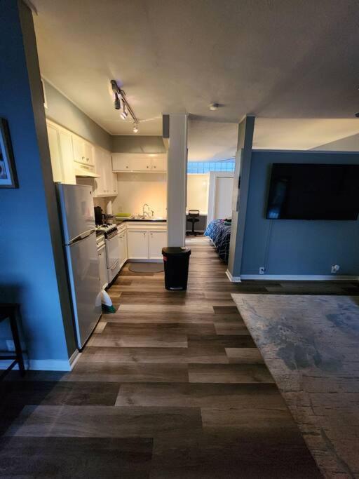 Апартаменты Blue Shark *W7* @ Montrose 1Br Private King Loft Хьюстон Экстерьер фото