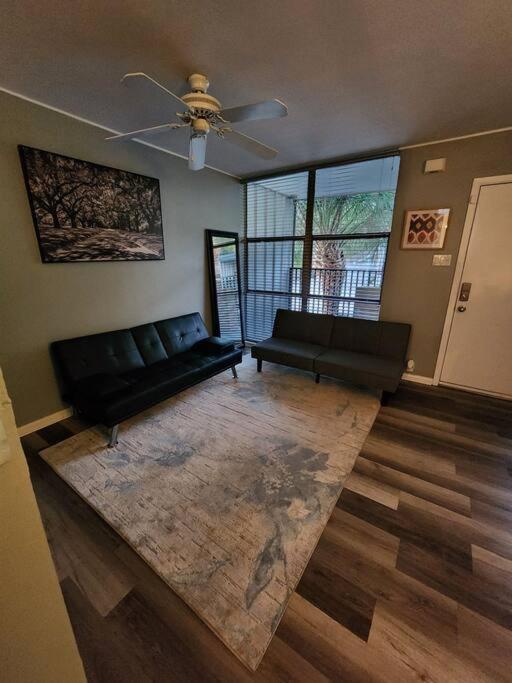 Апартаменты Blue Shark *W7* @ Montrose 1Br Private King Loft Хьюстон Экстерьер фото